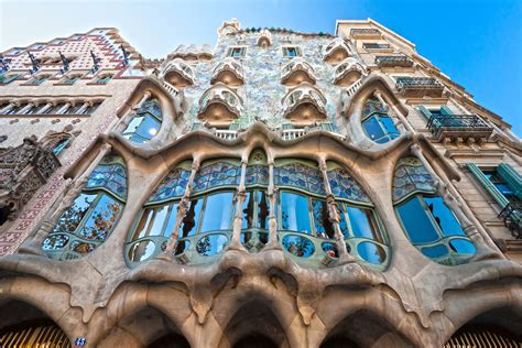 Maison De Gaudi Barcelona Ventana Blog