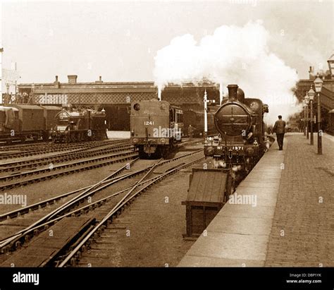 Doncaster Railway Station Early 1900s Stock Photo Alamy