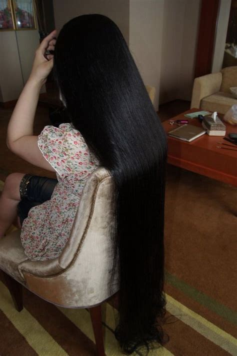 Gao Shuang Wash Her Beautiful Long Hair China
