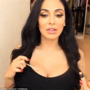 Beauty Blogger Huda Kattan Creates Illusion Of Bigger Breasts Using