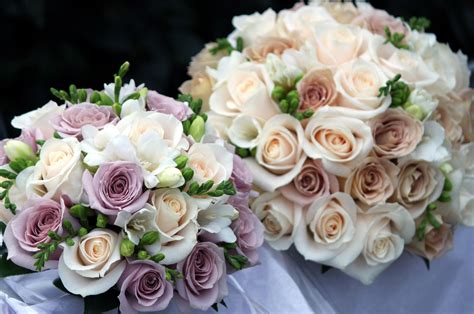 2560x1700 Resolution Roses Flowers Wedding Bouquets Chromebook Pixel