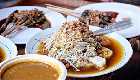 Lontong Balap Pak Gendut Kuliner Legendaris Langganan Artis