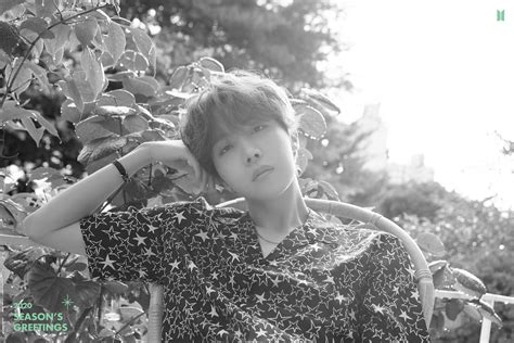Can you guess which film each member is representing? BTS dévoile des photos teasers pour son Season's Greetings ...