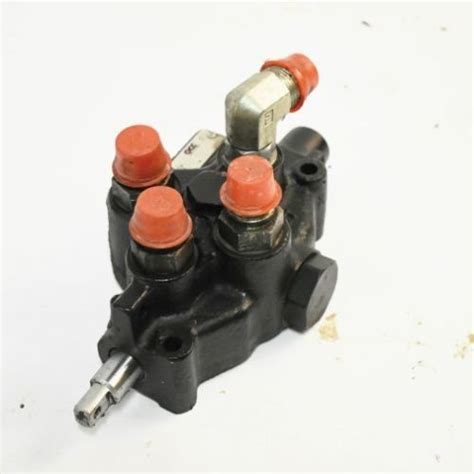 Used Hydraulic Control Valve Fits Case 1845c 60xt 1840 1835c 40xt 1838