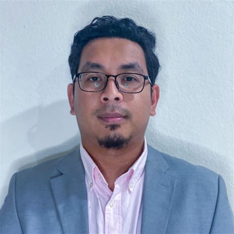 Tengku Rafinazmi Tengku Razali Executive Assistant Hassan Hardware