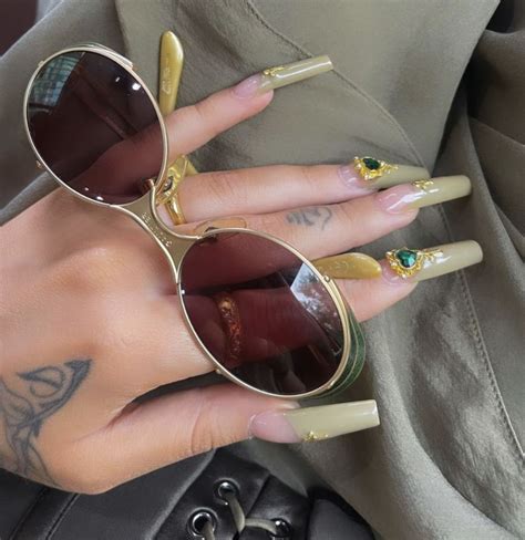 Kali Uchis Instagram Accounts Nail Inspo Round Sunglasses Photo And