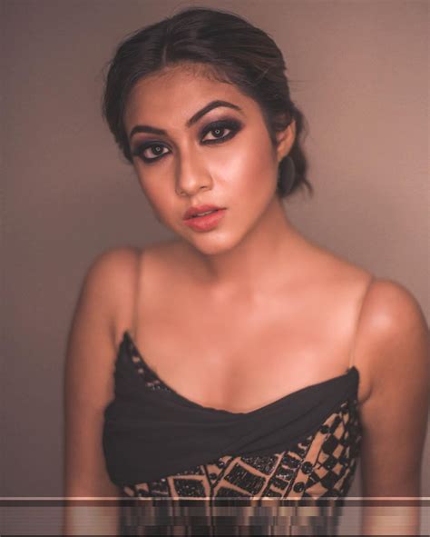 Reem Sameer Shaikh On Instagram “lady In Black 📸 Jvfilms Mua Makeupbyshivangitalati Hair