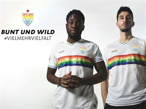 Im rahmen des erinnerungstags im deutschen fußball wird der vfb stuttgart im heimspiel gegen mainz 05 am heutigen freitag in. Erinnerungstag: VfB spielt im Regenbogentrikot - Kickwelt.de