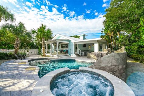Private Heated Pool And Spa Rock Slide Swim Up Bar And Sun Deck This