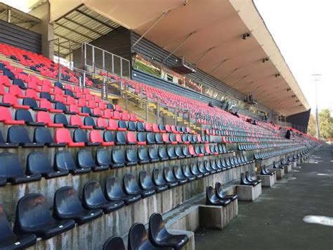 Futbol sahası, amerikan futbolu stadyumu ve su parkı. Estadio Fiscal de Talca - Stadion in Talca