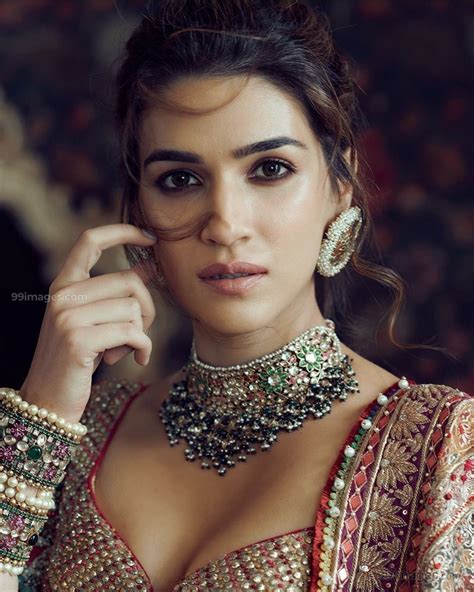 Kriti Sanon Hot Hd Photos And Wallpapers For Mobile 1080p 36127