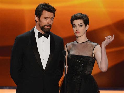 Anne Hathaway And Hugh Jackman Stole Their Sag Les Mis Jokes From An