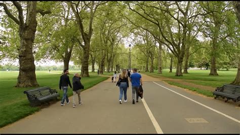 The park is divided in two by the serpentine lake. Hyde Park Tour - London - YouTube