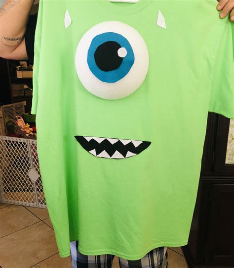 Maybe you would like to learn more about one of these? DIY Mike Wazowski | Mike wazowski costume, Diy costumes men, Monsters inc halloween costumes
