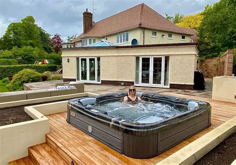 Hot Tub Deck Ideas Wellis Hot Tubs Swim Spas Usa