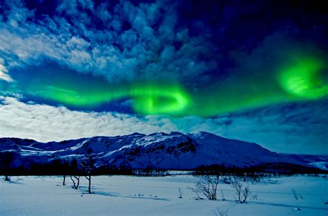 Aurora Borealis Over Winter Mountains 4k Ultra Hd Wallpaper