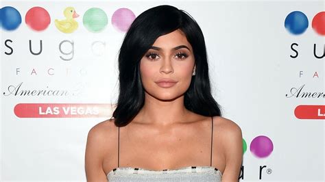 Kylie Jenner Flaunts Her Post Baby Body In Revealing Outfit One Month