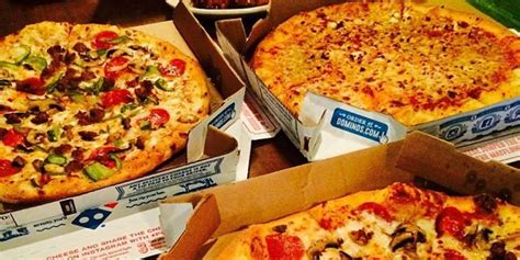You Ll Soon Be Able To Order Domino S Pizza On Twitter Via Pizza Emoji Huffpost