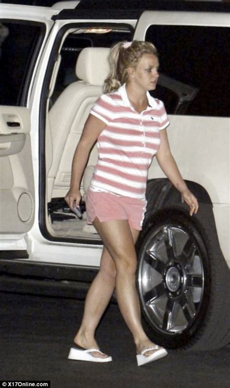 Homecoming Queen Britney Spears Flies In For Pregnant