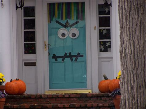 This is yet another great halloween decorations door. Awesome Homemade Halloween Decorations