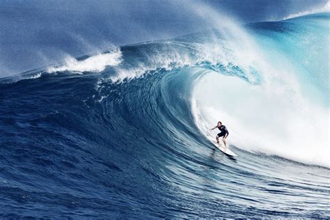 Jaws Maui Jaws In Peahi Bay Maui Hawaii Surfing Waves Surfer