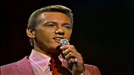 Bobby Hatfield - Unchained Melody - YouTube
