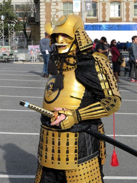 Goldener Samurai Krieger Redaktionelles Foto Bild Von Feier 90196921