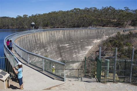Police were called to the whispering wall after witnesses reported seeing the man and infant go over the. Whispering wall - Barossa Valley Reservoir, SA - Picture ...