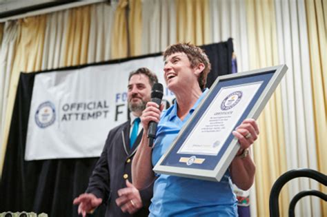 Food lion grocery stocker hourly pay. Food Lion Sets Guinness Record For Lunches Assembled In An ...
