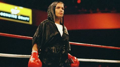 Top 10 Female Boxers Of All Time Boxing Female Boxers Sportzwiki