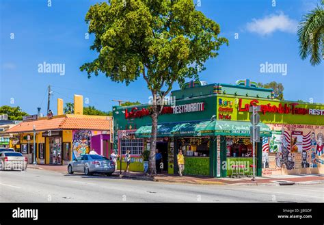 Quartier Cubain De Little Havana à Miami En Floride Photo Stock Alamy