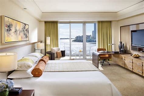 Hotelzimmer In Miami Deluxe Zimmer Mit Blick Auf Die Bucht Mandarin