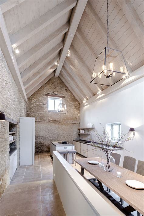 20 Vaulted Ceiling Ideas To Steal From Rustic To Futuristic Exposed