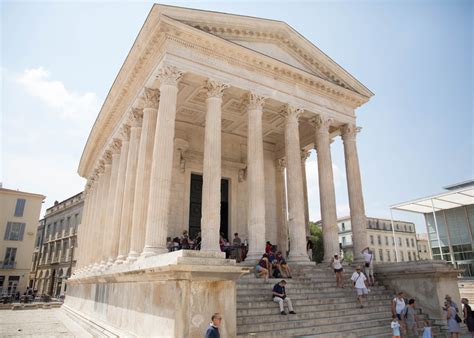 The maison carrée inspired the neoclassical église de la madeleine in paris, st. Maison Carree Nimes Interior : Roman History In Nimes La Maison Carree / Nîmes was founded as a ...