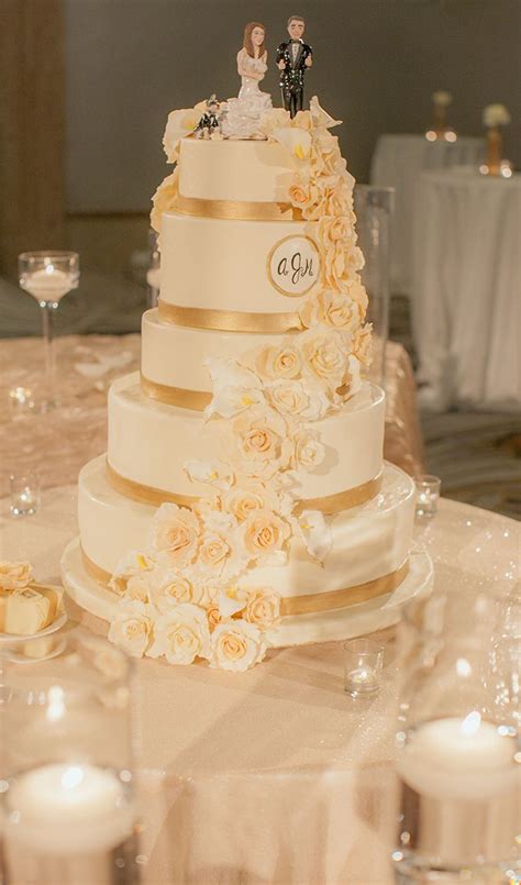 Red velvet cake / chiffon cake. luxury-wedding-full-romance-29. | Wedding desserts, Full ...