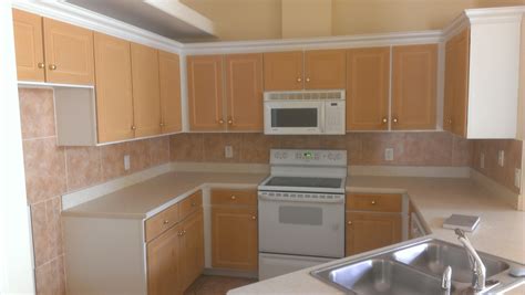 How much refacing kitchen cabinets should cost. Door from wood: Learn cabinet making online Guide