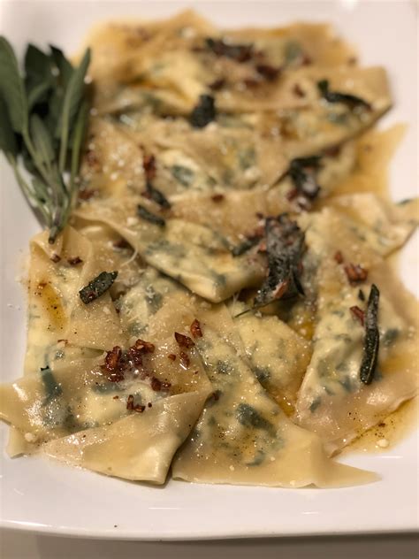 Homemade Spinach Ricotta Ravioli With Sage Brown Butter It S Delizious