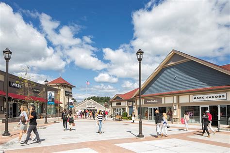 Woodbury Outlet Mall New York Stores