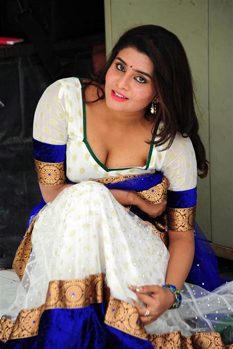 telugu actress harini hot in half saree hd photos collection part 3