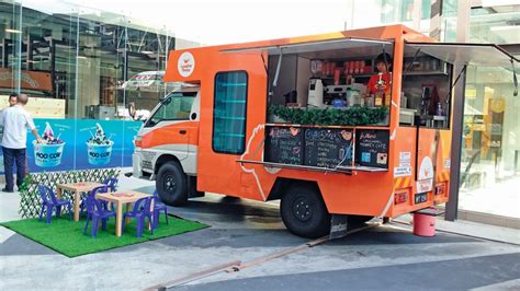 More than 1,000 licenses have reportedly been issued for food trucks in perniagaan dengan menggunakan food truck, atau trak makanan, semakin popular di malaysia, dan dijangka akan mengubah prospek kulinari di negara ini. 20 Food Trucks To Hunt Down In KL And Klang Valley