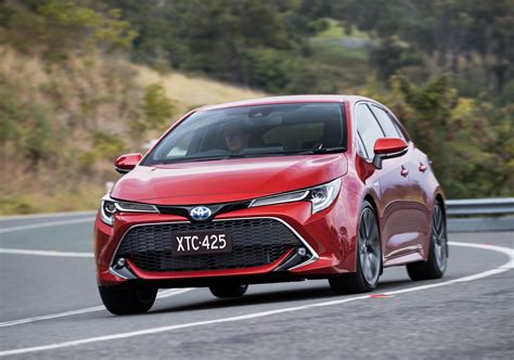 Toyota has updated its compact corolla for the 2019 model year, adopting a stronger powertrain and adding a new hatchback body style. 2019 Toyota Corolla now on sale in Australia from $22,870 ...