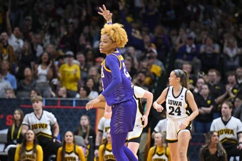 Lsu Overwhelms Iowa For First Womens Basketball Title