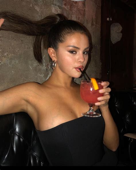 Selena Gomez Reposted A Sexy Throwback Snap She Originally Thought Was