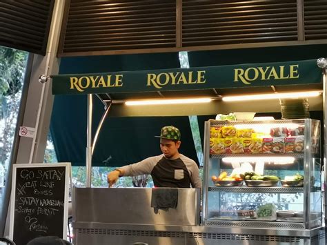 As its name suggests, this place is very famous with none other than the nasi lemak which was originated from kedah. Nasi Lemak Royale, Ayer@8, Putrajaya
