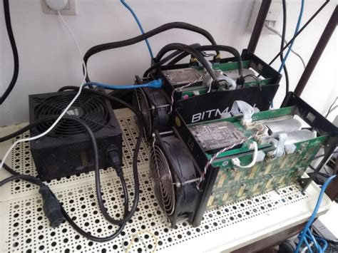 There are many programs out there that can be used for bitcoin mining, but the two most popular are cgminer and bfgminer which are command line programs. BITCOIN MINER Antminer S5