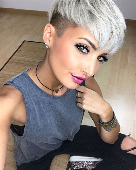 Upbeat red and pink pixie haircut ideas for women. Fascinating Pixie haircuts for Sexy women 2019 - Reny styles
