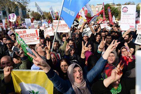 Thousands Rally Against Crackdown On Turkey S Main Pro Kurdish Party