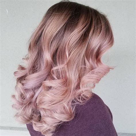 Rose Gold Hair Capelli Rosa Con Sfumature Delloro Immagine Bigodino