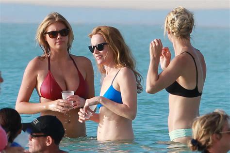 Cameron Diaz Kate Upton And Leslie Mann Film In Bikinis In The Bahamas