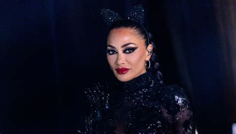 nicole scherzinger dresses catwoman in skintight catsuit for superheroes night on the masked